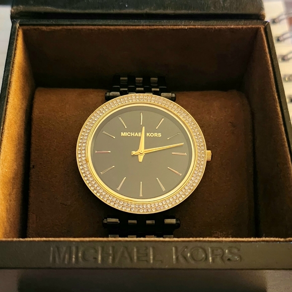 MK Watch - Picture 2 of 3